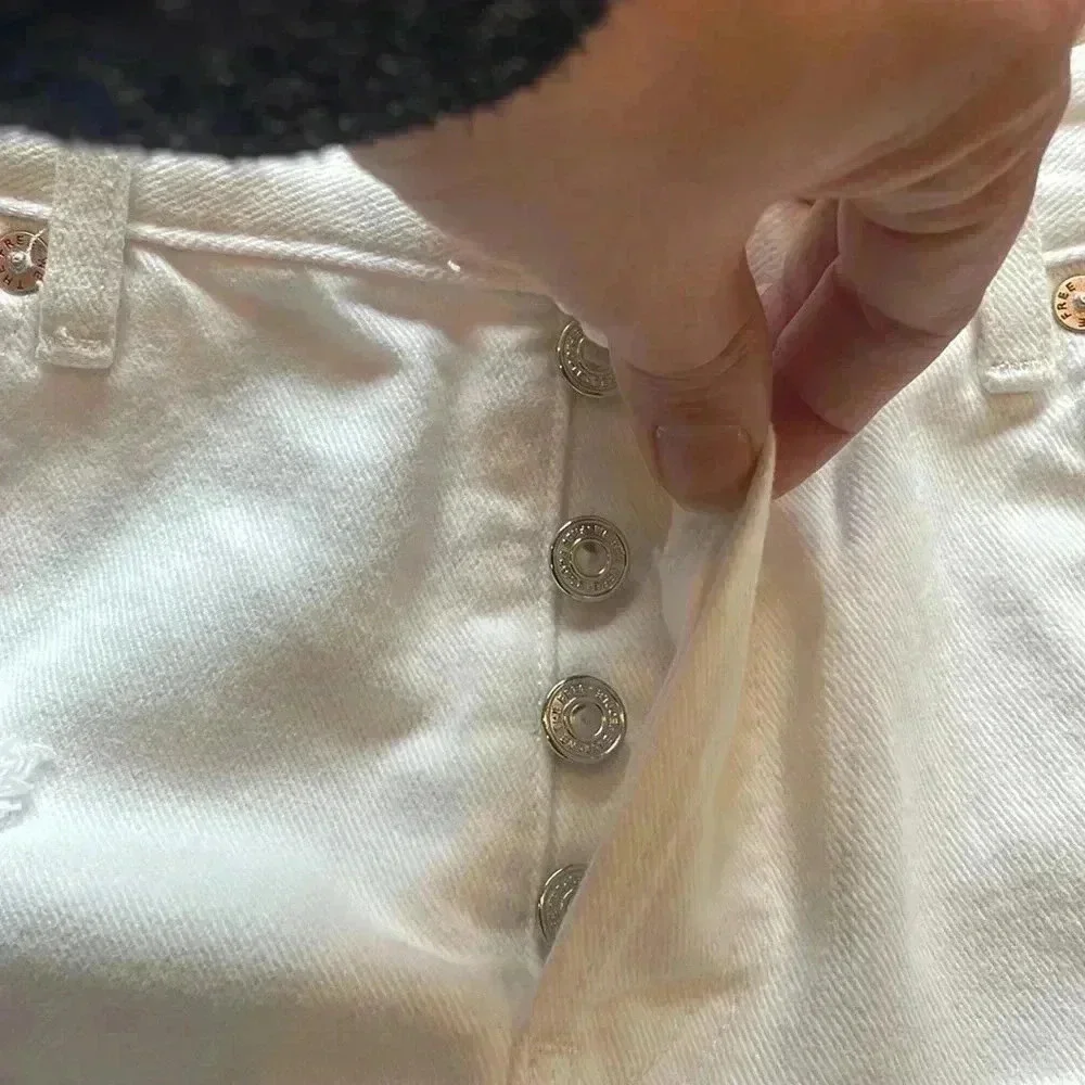 NWT Free People Maggie Optic White Distressed Denim Cut-Off Shorts